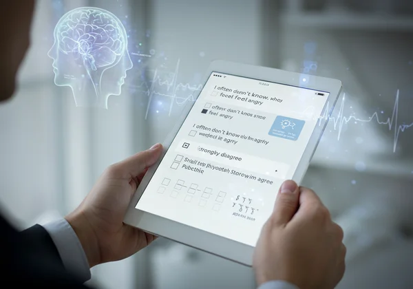 디지털 태블릿에 있는 감정표현불능증 척도 질문.